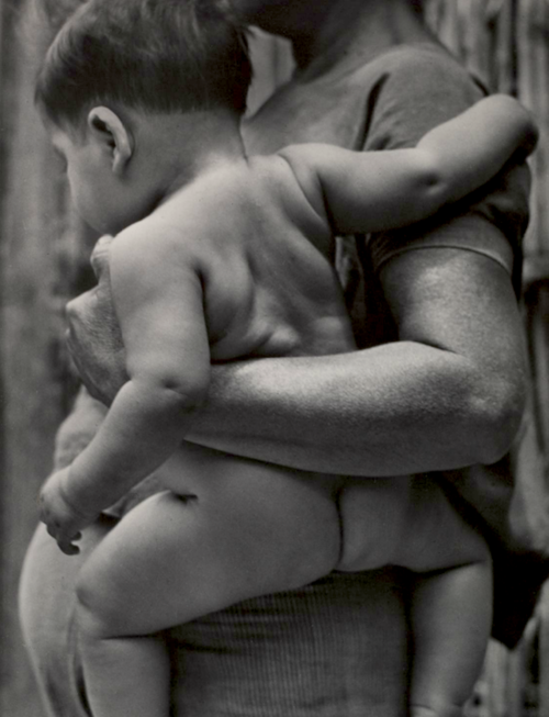 Tina Modotti - "Donna incinta con bambino in braccio", Messico, 1929